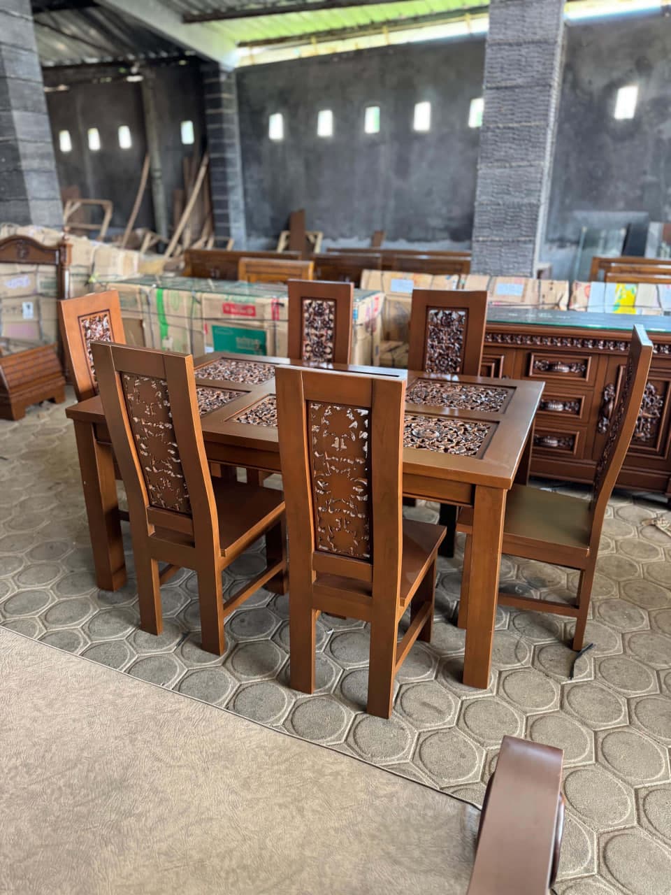 Meja Makan 10